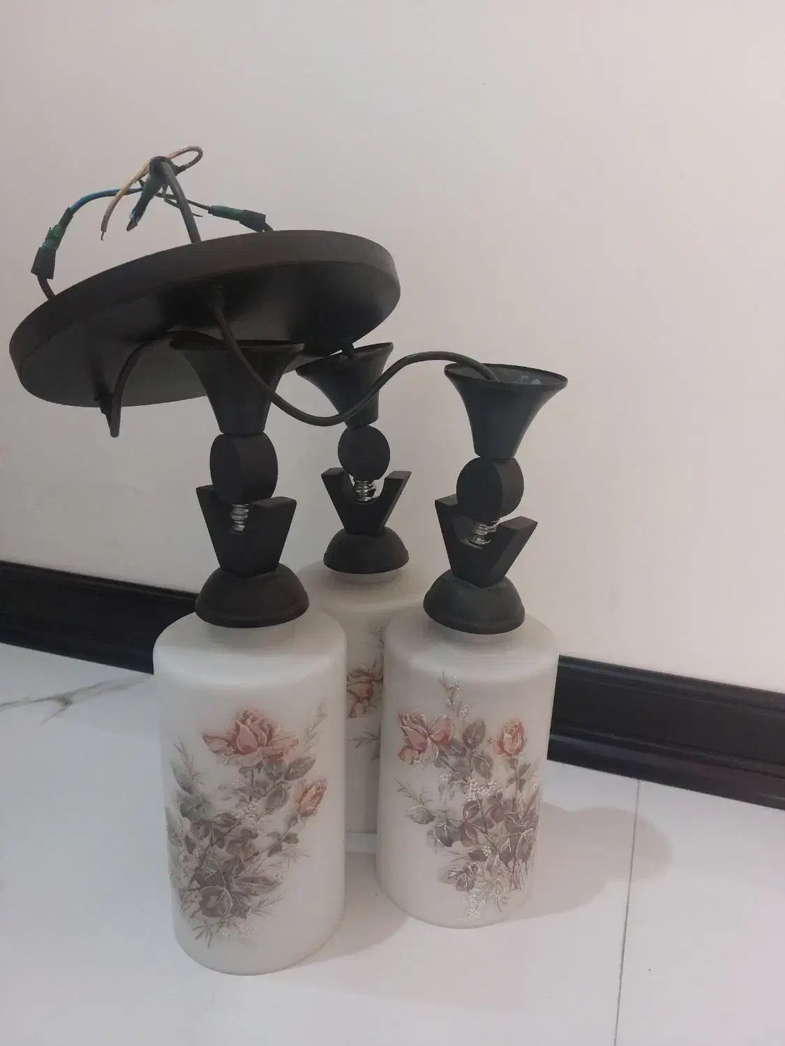 لوستراشپزخانه|لوستر و چراغ آویز|ری, شهادت|دیوار