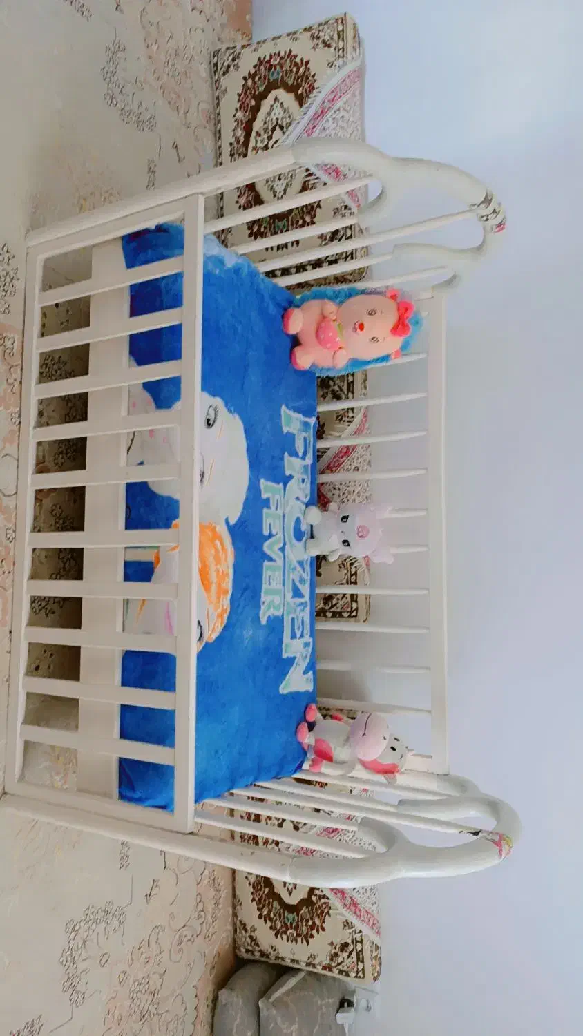 تخت کودک باتشک درحدنو|تخت و سرویس خواب|سنندج, |دیوار