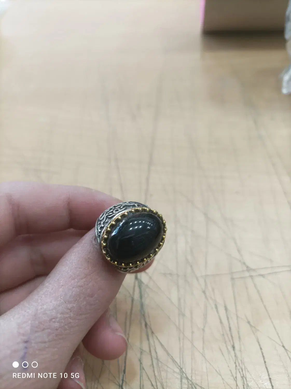 انگشتر|بدلیجات|قم, امامزاده ابراهیم|دیوار