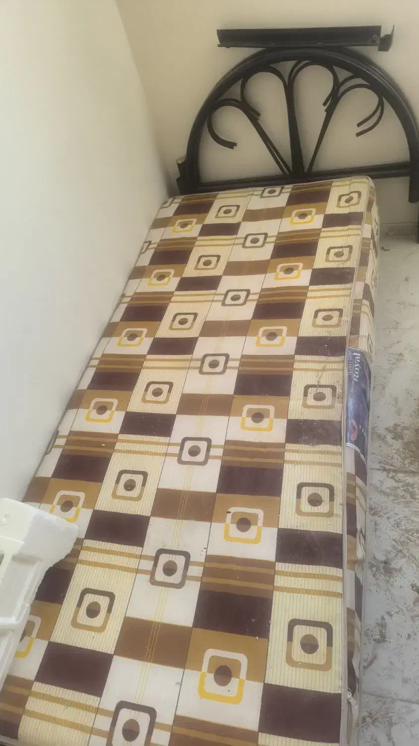 تخت خواب تک نفره فلزی|تخت و سرویس خواب|کرمان, |دیوار