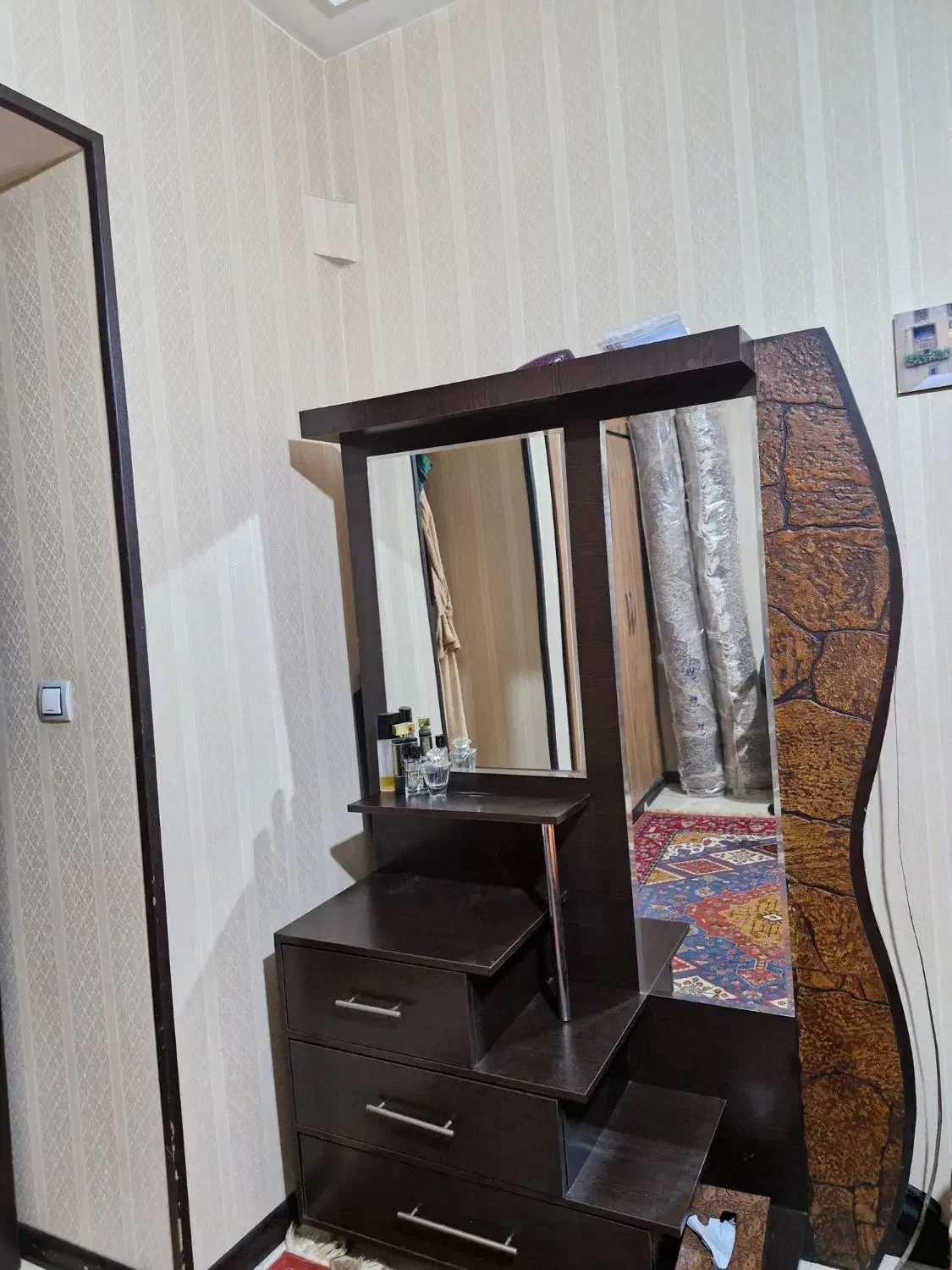 میز آرایش|آینه|شیراز, شاه قلی بیگی|دیوار