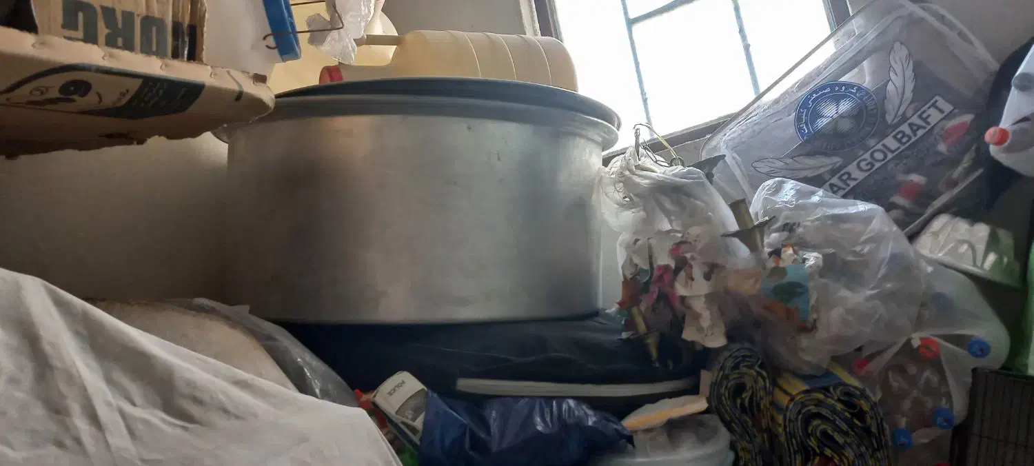 قبلمه بزرگ روحی|ظروف پخت‌وپز|محمدیه-قزوین, |دیوار