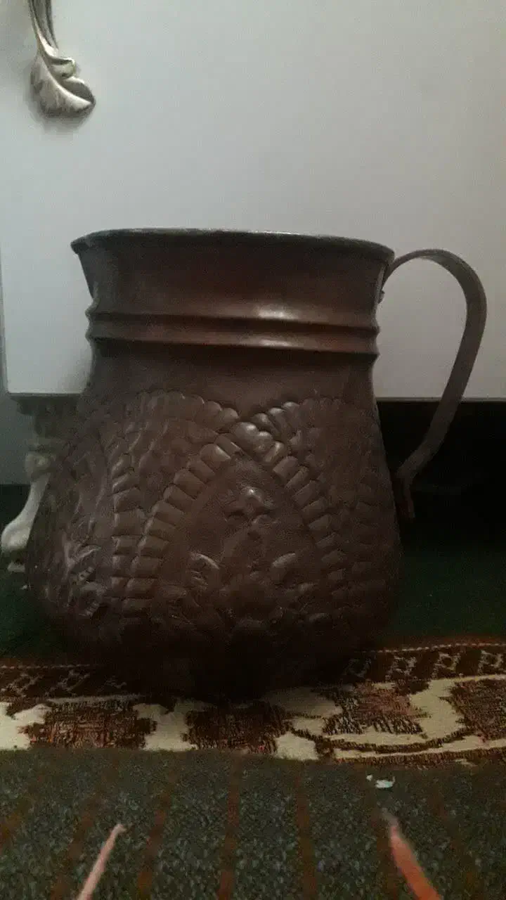 پارچ مسی قدیمی|کلکسیون اشیاء عتیقه|سمنان, |دیوار