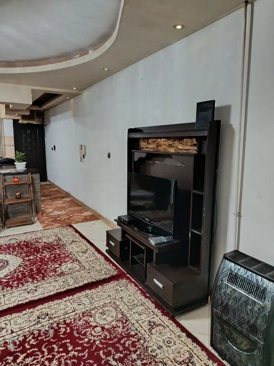 اجاره سویت مرکز شهر. ویلا پارکنیگ اختصاصی.تمیرز|اجارهٔ کوتاه‌مدت آپارتمان و سوئیت|رشت, کوی فکوری|دیوار