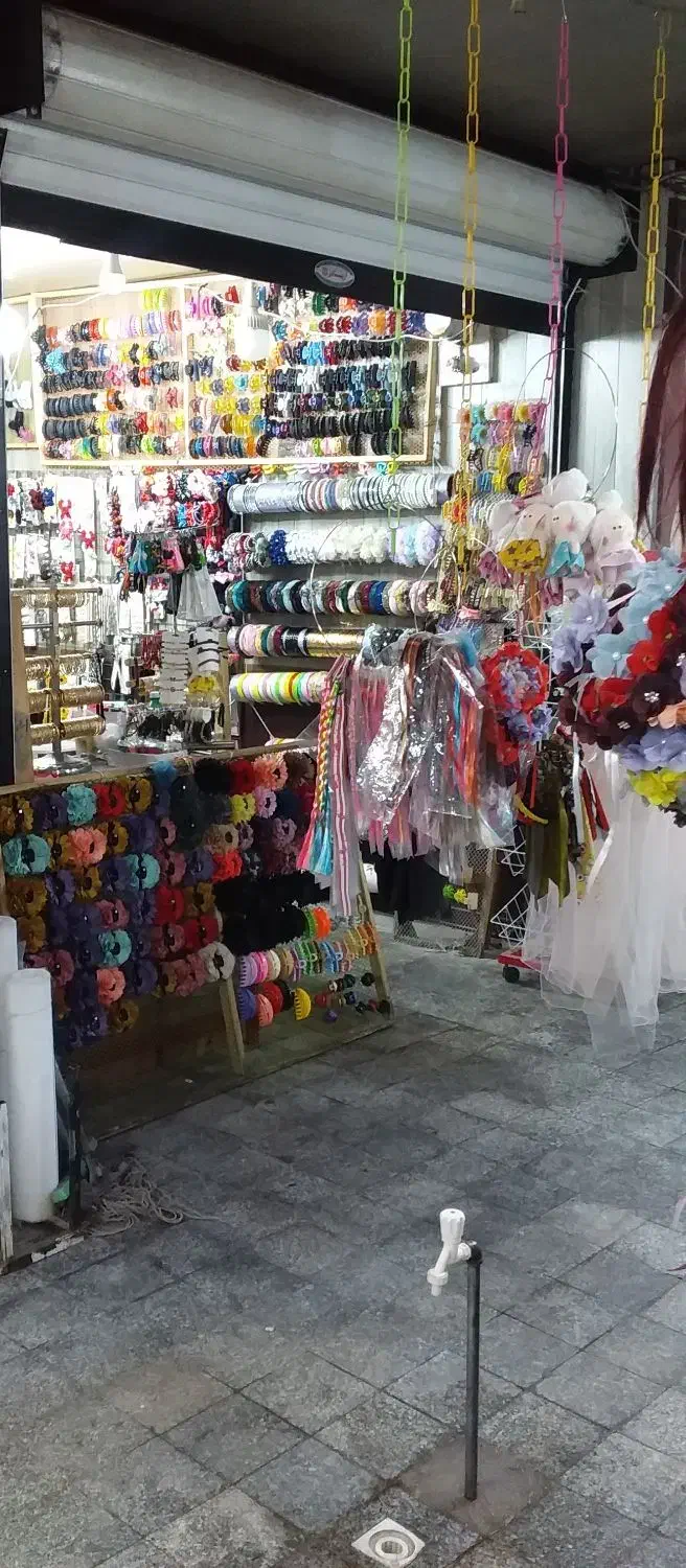 مغازه رهن اجاره پاساژخزعلی خیابان جعفری|اجارهٔ مغازه و غرفه|بروجرد, |دیوار