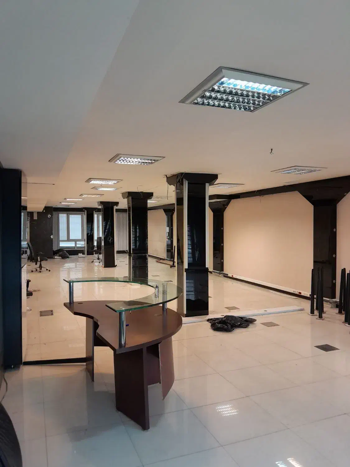 205 متر سند اداری بر میدان ونک/ 10 متر تابلوخور|اجارهٔ دفتر کار، اتاق اداری، مطب|تهران, جردن|دیوار