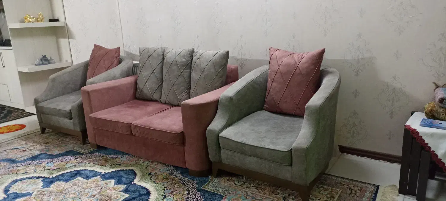 مبل هفت نفره با سه عدد میز|مبلمان خانگی و میز عسلی|مشهد, مقدم|دیوار