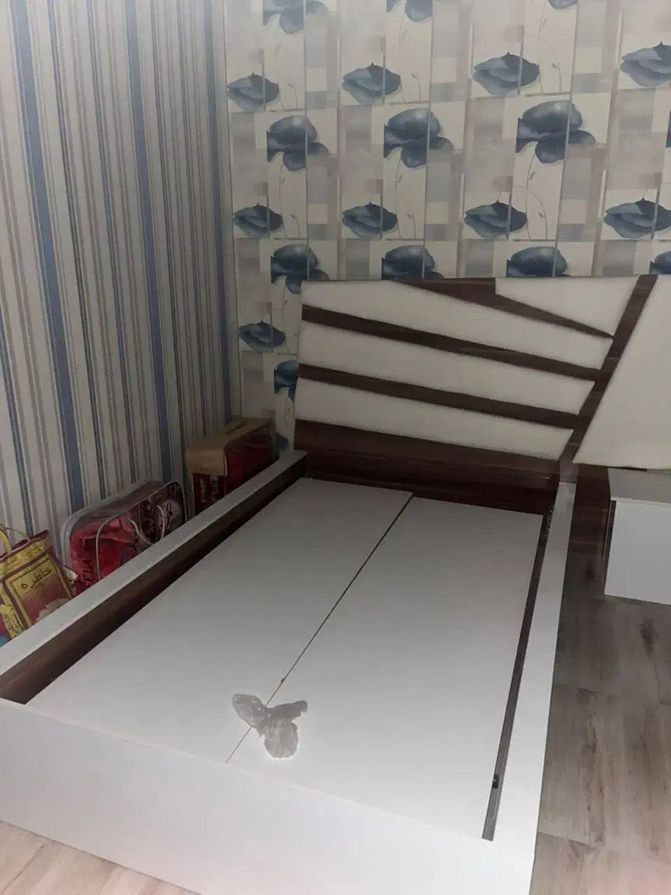 سرویس خواب|تخت و سرویس خواب|لنجان, |دیوار