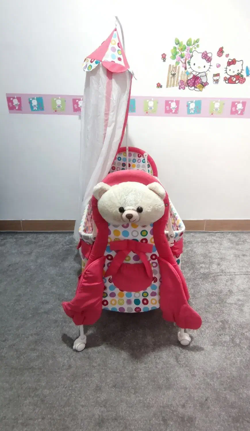 وسایل کودک|تخت و صندلی بچه|دوگنبدان, |دیوار