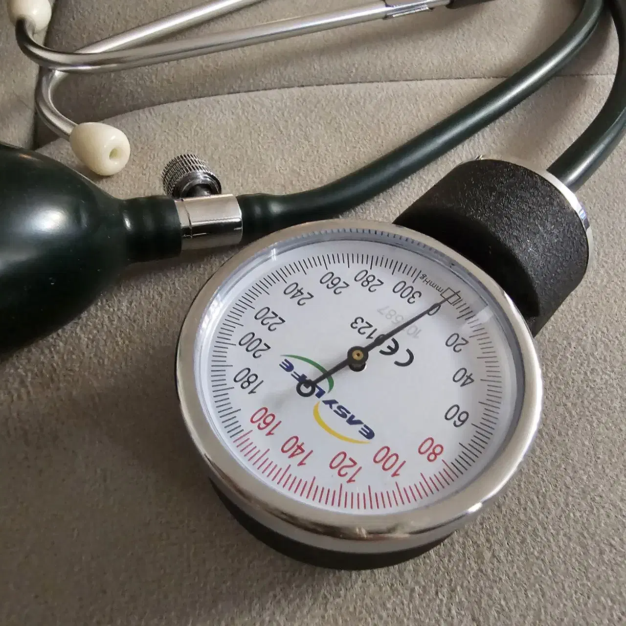 فشارسنج و گوشی پزشکی|آرایشی، بهداشتی، درمانی|کرج, شهرک بهداری|دیوار