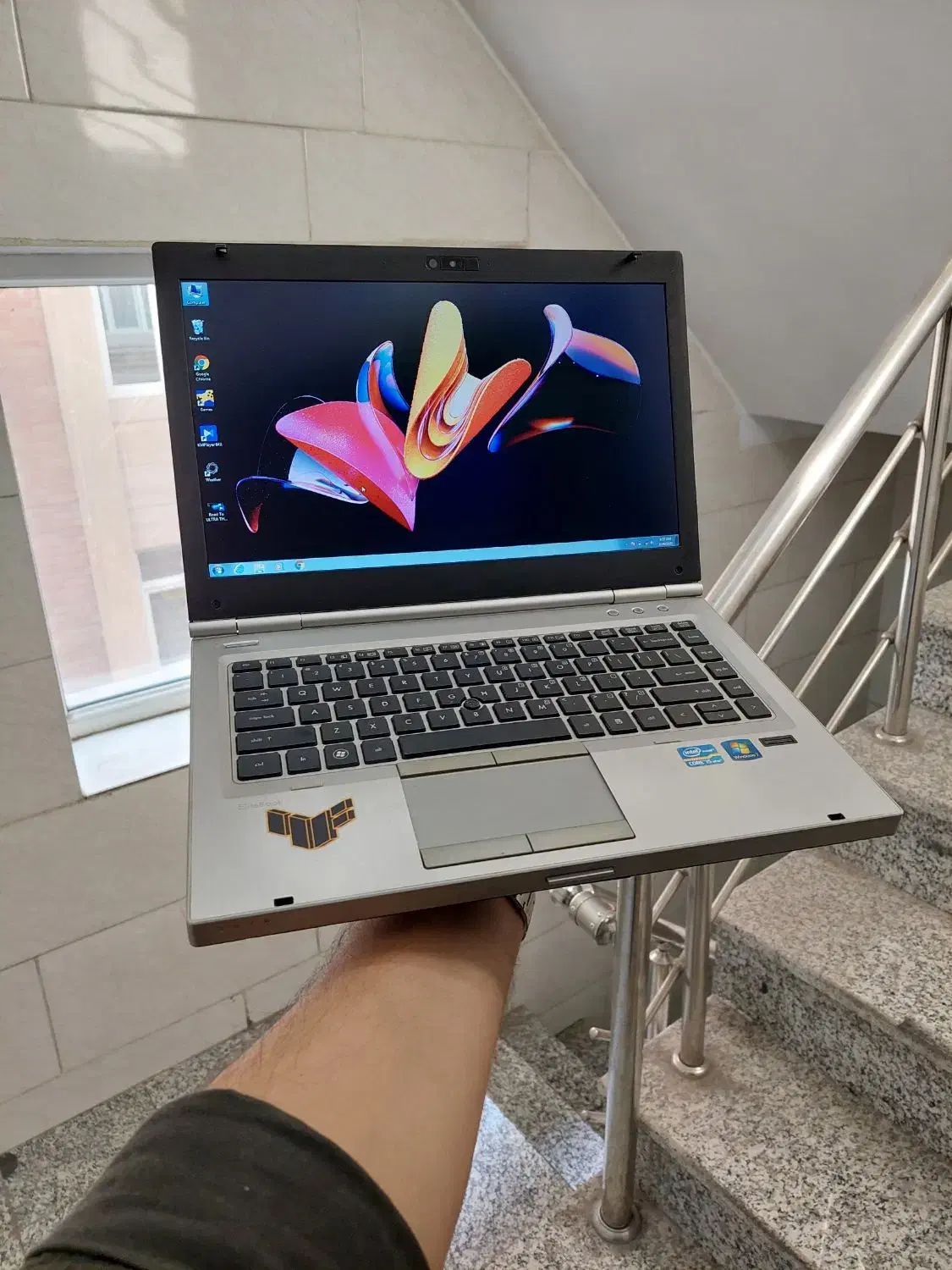 لپ‌تاپ HP i5 بدنه فلزی تمیز همراه کیف|رایانه همراه|تهران, مینای جنوبی|دیوار