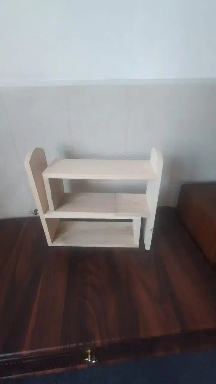 ساخت وتعمیر انواع سازه های چوبی|کتابخانه، شلف، قفسه‌های دیواری|شیراز, شریف‌آباد|دیوار