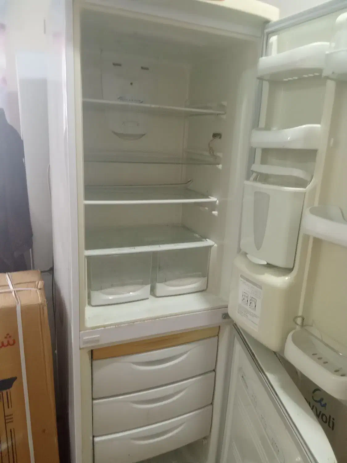 یخچال در حال کار|یخچال و فریزر|میناب, |دیوار