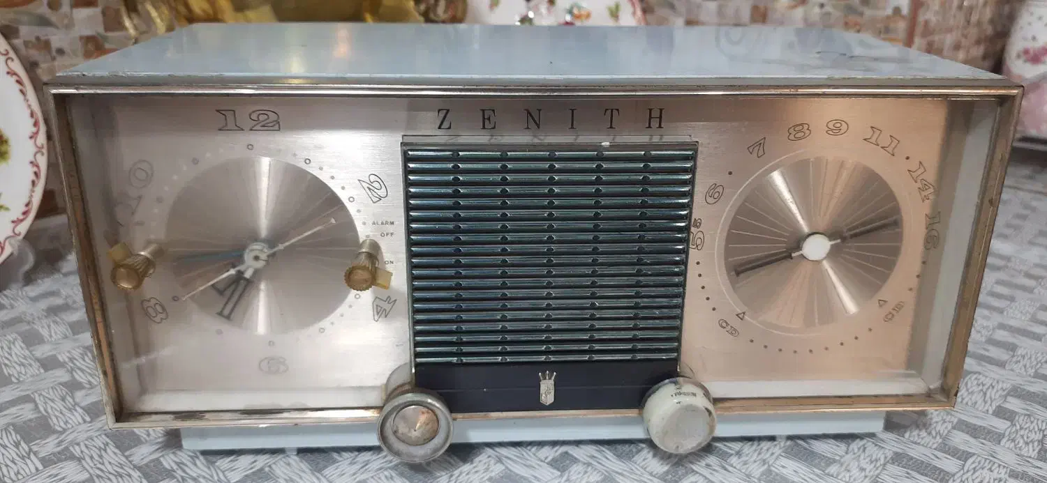 رادیو لامپی ساعت دار آنتیک و کلکسیونی|کلکسیون اشیاء عتیقه|مشکیندشت, |دیوار