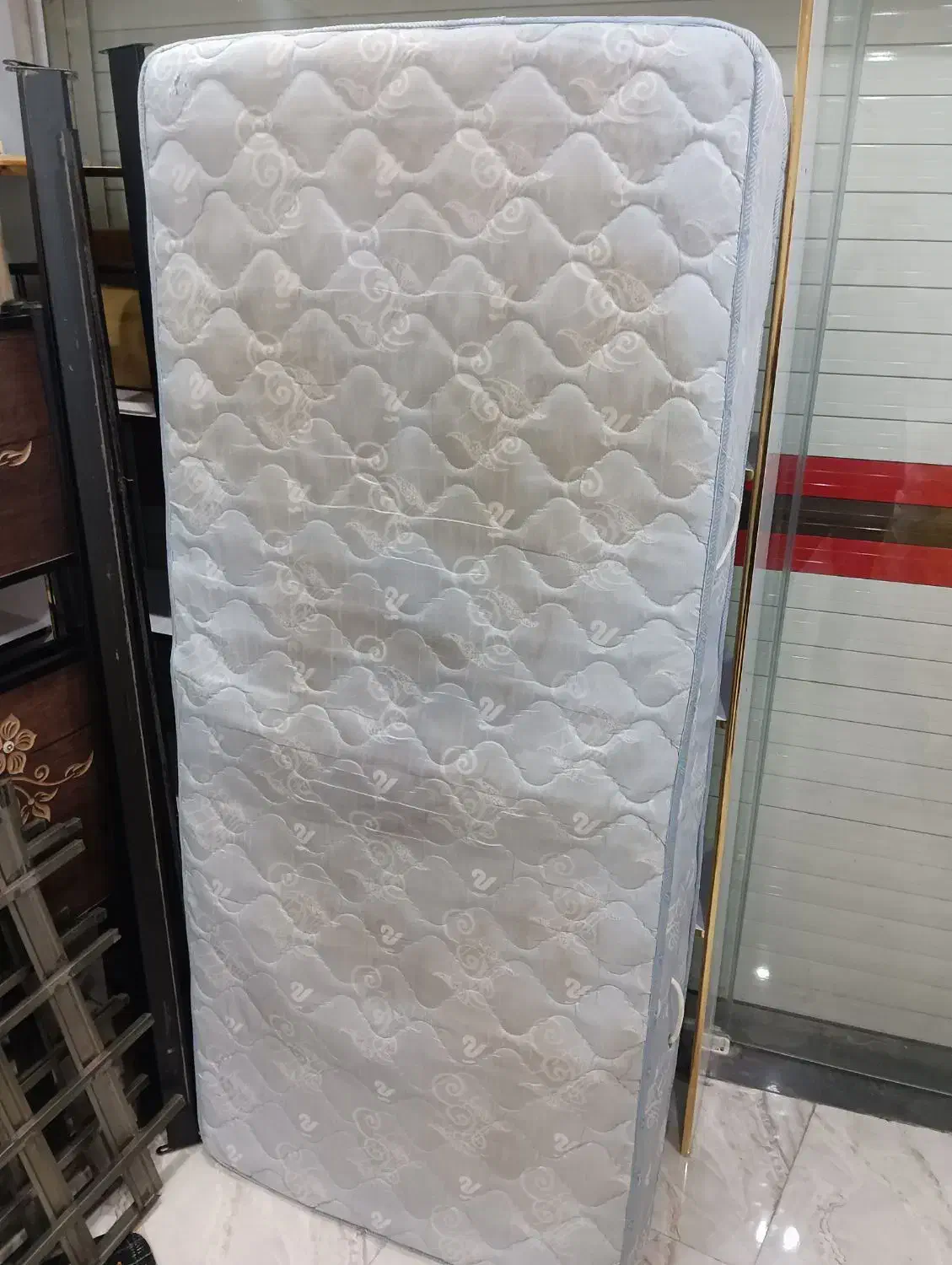 تشک یک نفره فنر دار|تشک تختخواب|صومعه‌سرا, |دیوار