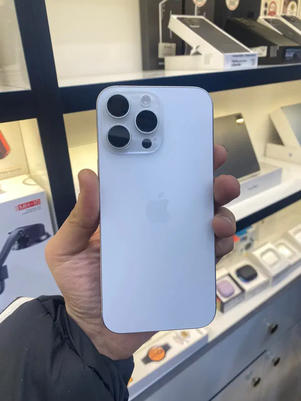 iPhone 16 Pro Max تقریباً نو Cycle 7|موبایل|کرج, گوهردشت|دیوار