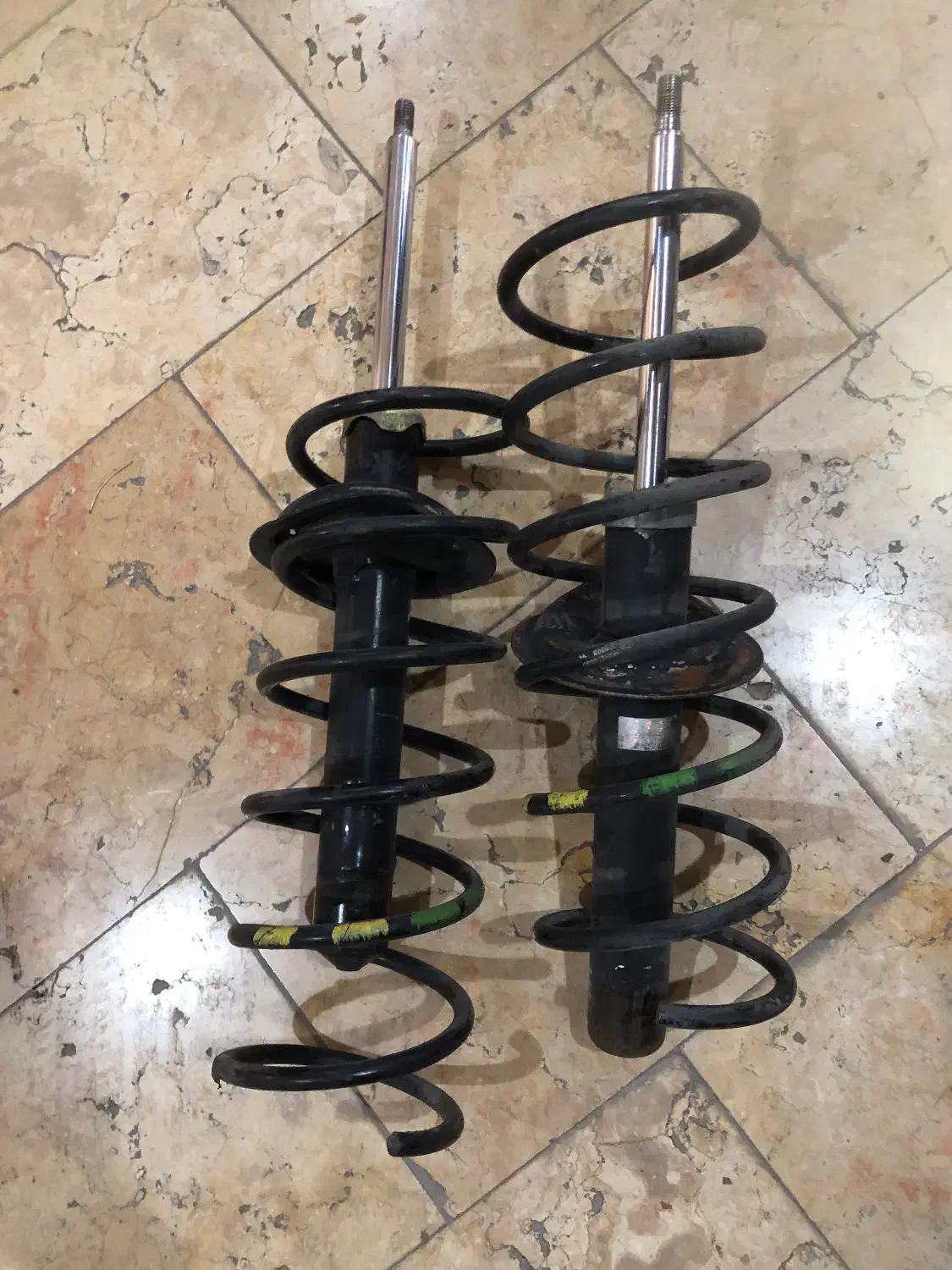 کمک و فنر پژو ۴۰۵ و پارس|قطعات یدکی و لوازم جانبی|اراک, |دیوار