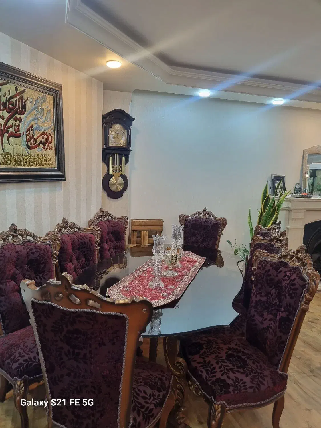 مبل استیل ۹ نفره و نهارخوری ۸نفره ودوویترین ۴طبقه|مبلمان خانگی و میز عسلی|اصفهان, شاهزاده ابراهیم|دیوار