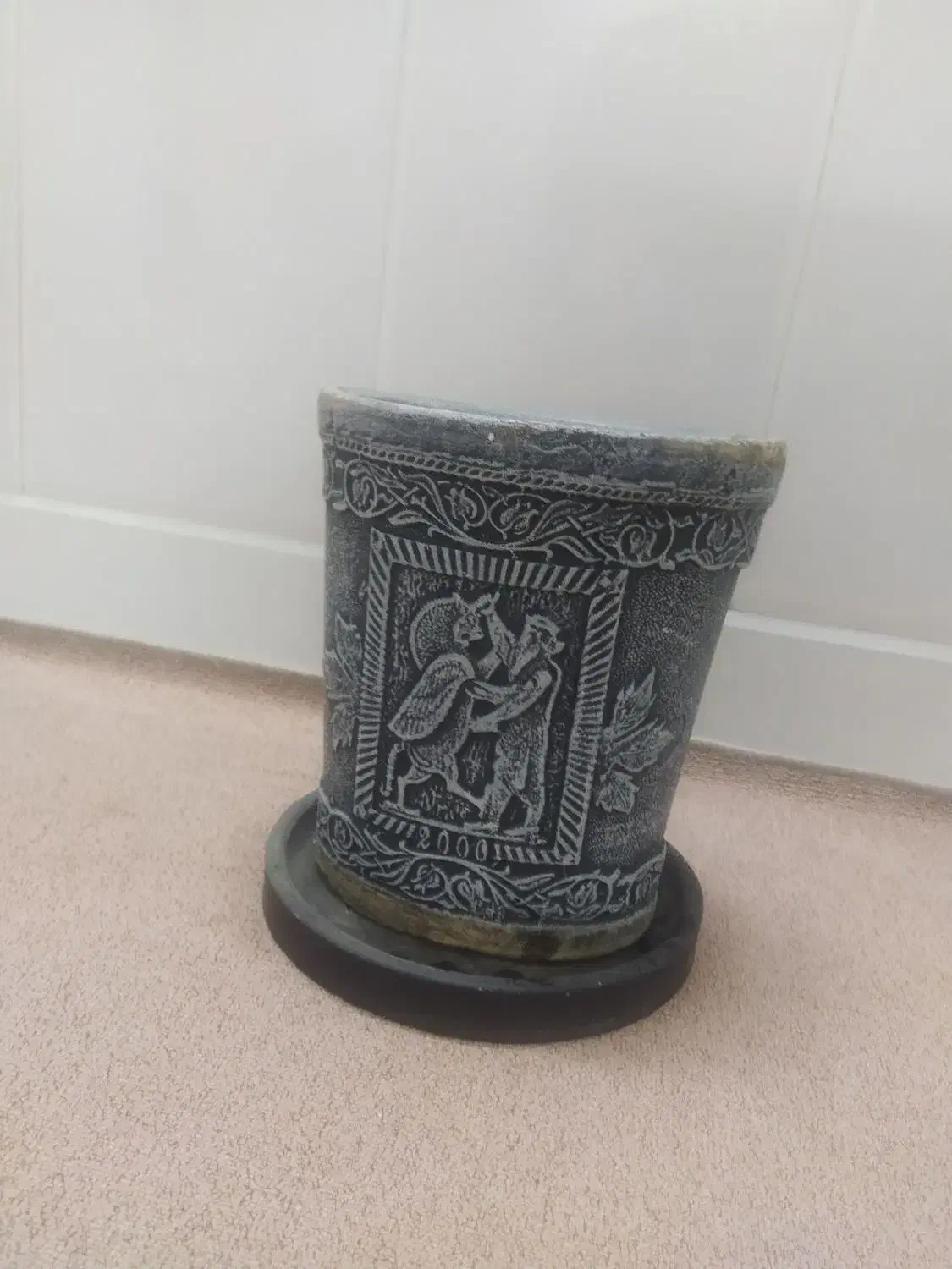 گلدان|گل و گیاه طبیعی|قم, چهل درخت|دیوار