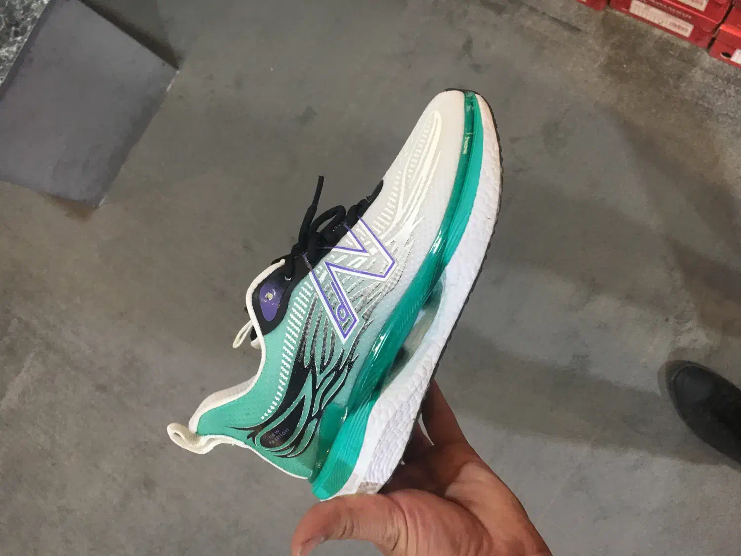 حدود۳۰۰جفت کتونی مرد و زن|کیف، کفش، کمربند|اراک, |دیوار