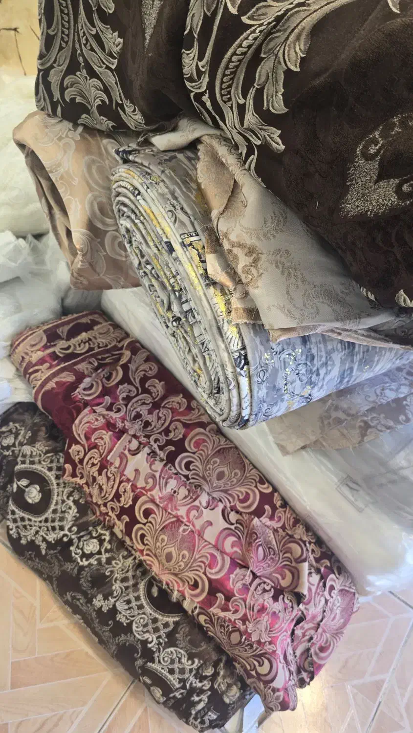 تعدادی مخمل طلا کوب پرده|پرده، رانر، رومیزی|قم, زاد|دیوار