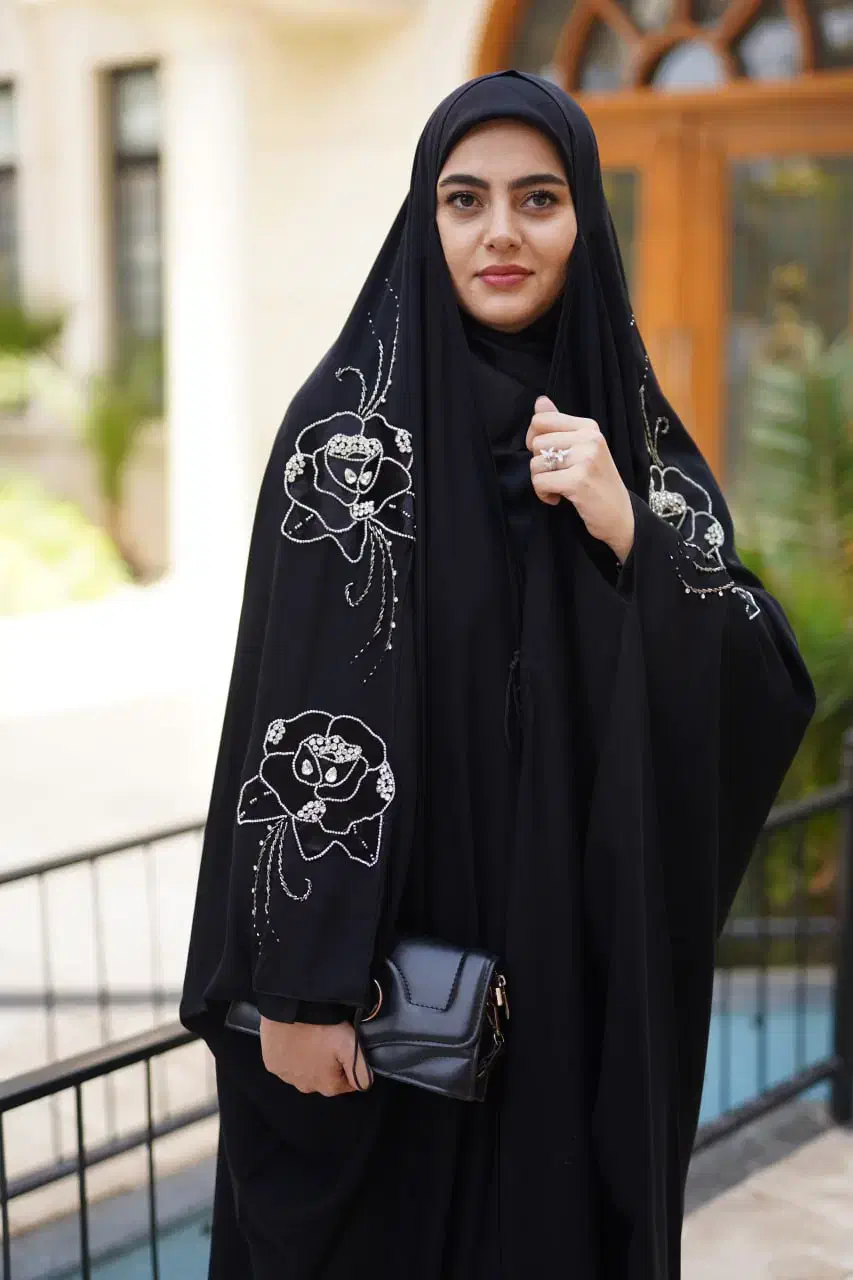 تعویض چادر کهنه با نو|لباس|مشهد, چهنو|دیوار