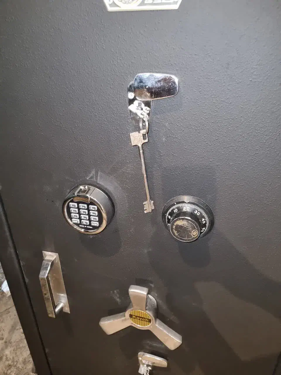 گاوصندوق 4قفله رمز ضد قابل هک|ابزارآلات|یزد, |دیوار