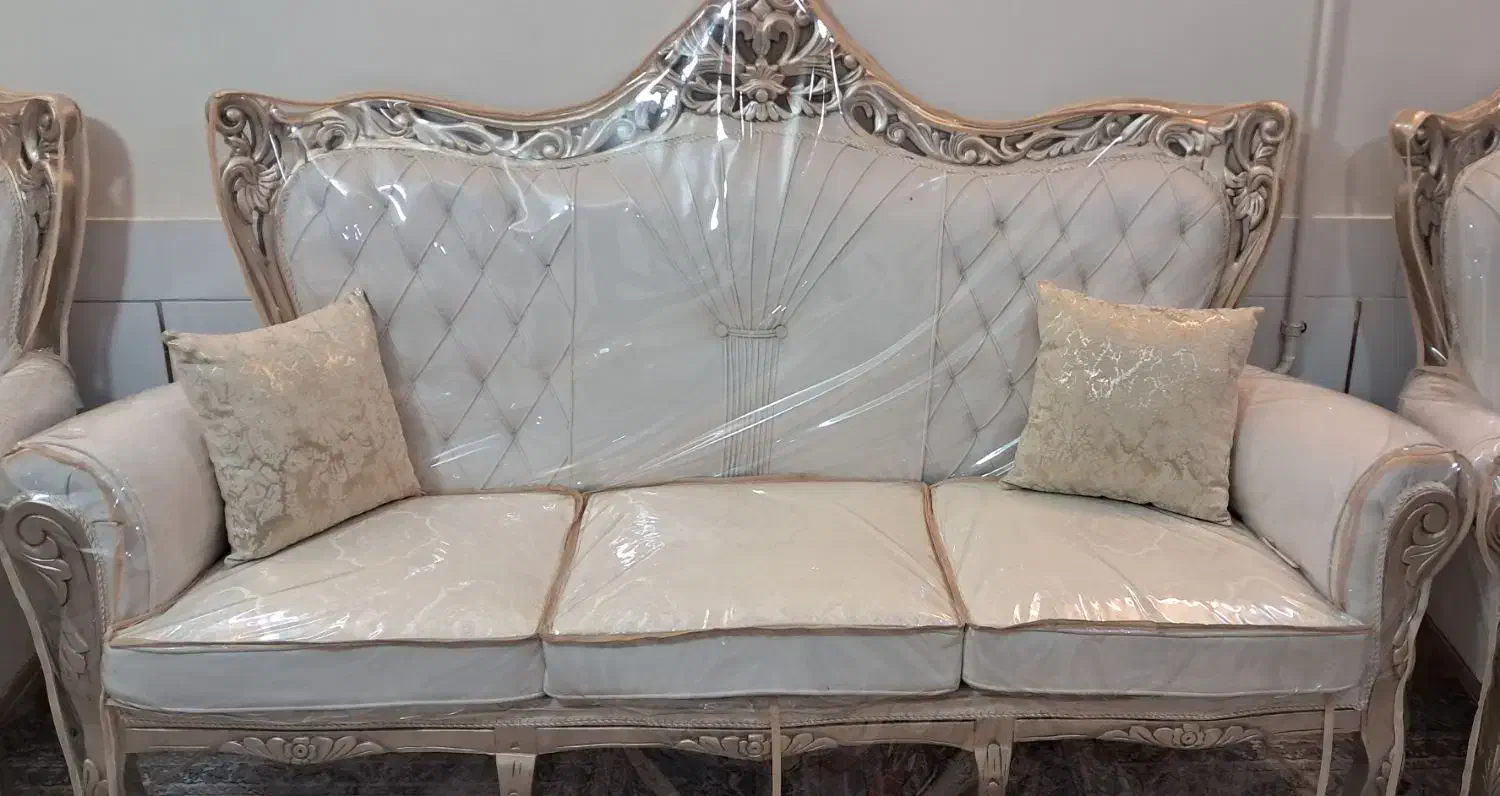 مبل ۹ نفره  میز نهارخوری  ۴ نفره ویترین دکور شیشه|مبلمان خانگی و میز عسلی|اصفهان, گرکان|دیوار