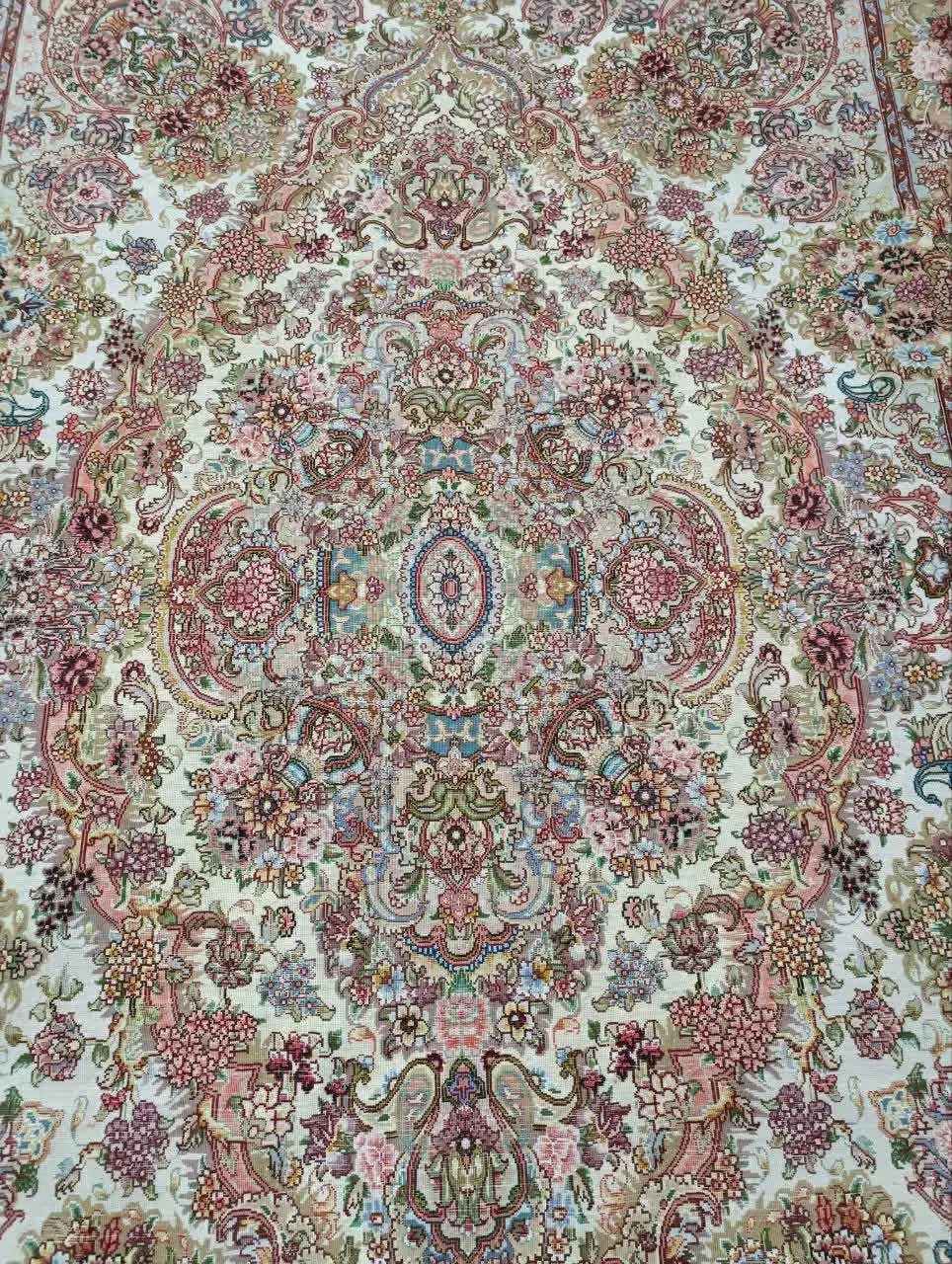 بافنده عزیز با بهترین طرحهاورنگهای فرش در خدمتیم|فرش|بوکان, |دیوار