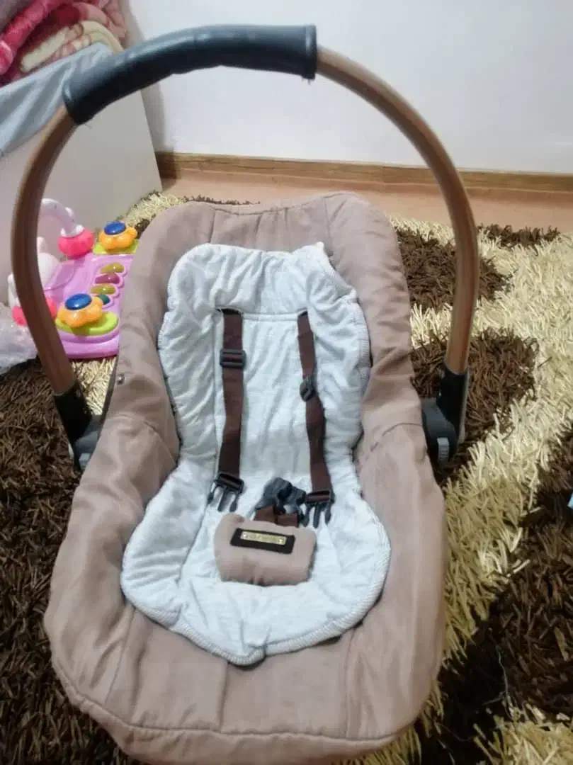 کریر نو|تخت و صندلی بچه|مبارکه, |دیوار