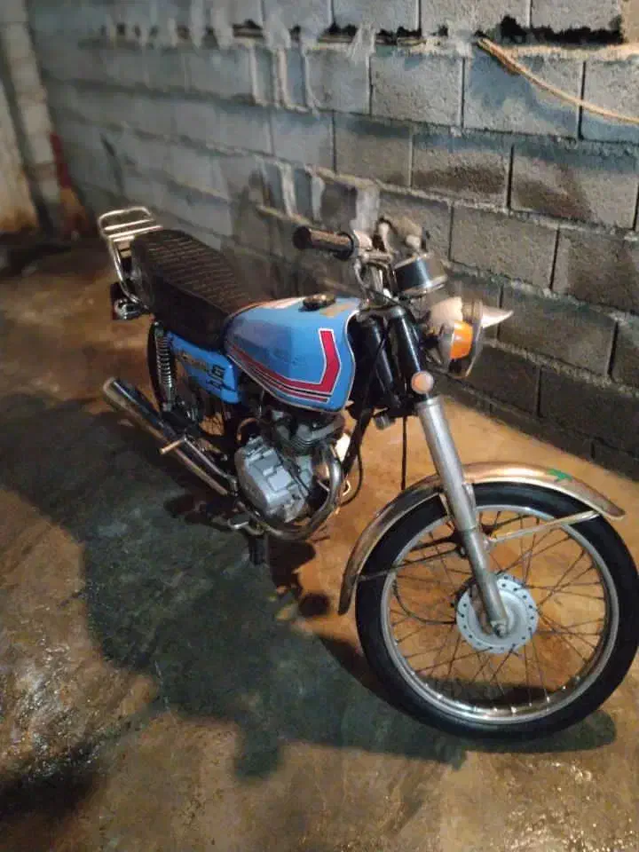 موتورهندا مدل۱۳۸۸ سند دار|موتورسیکلت|زرگرشهر, |دیوار