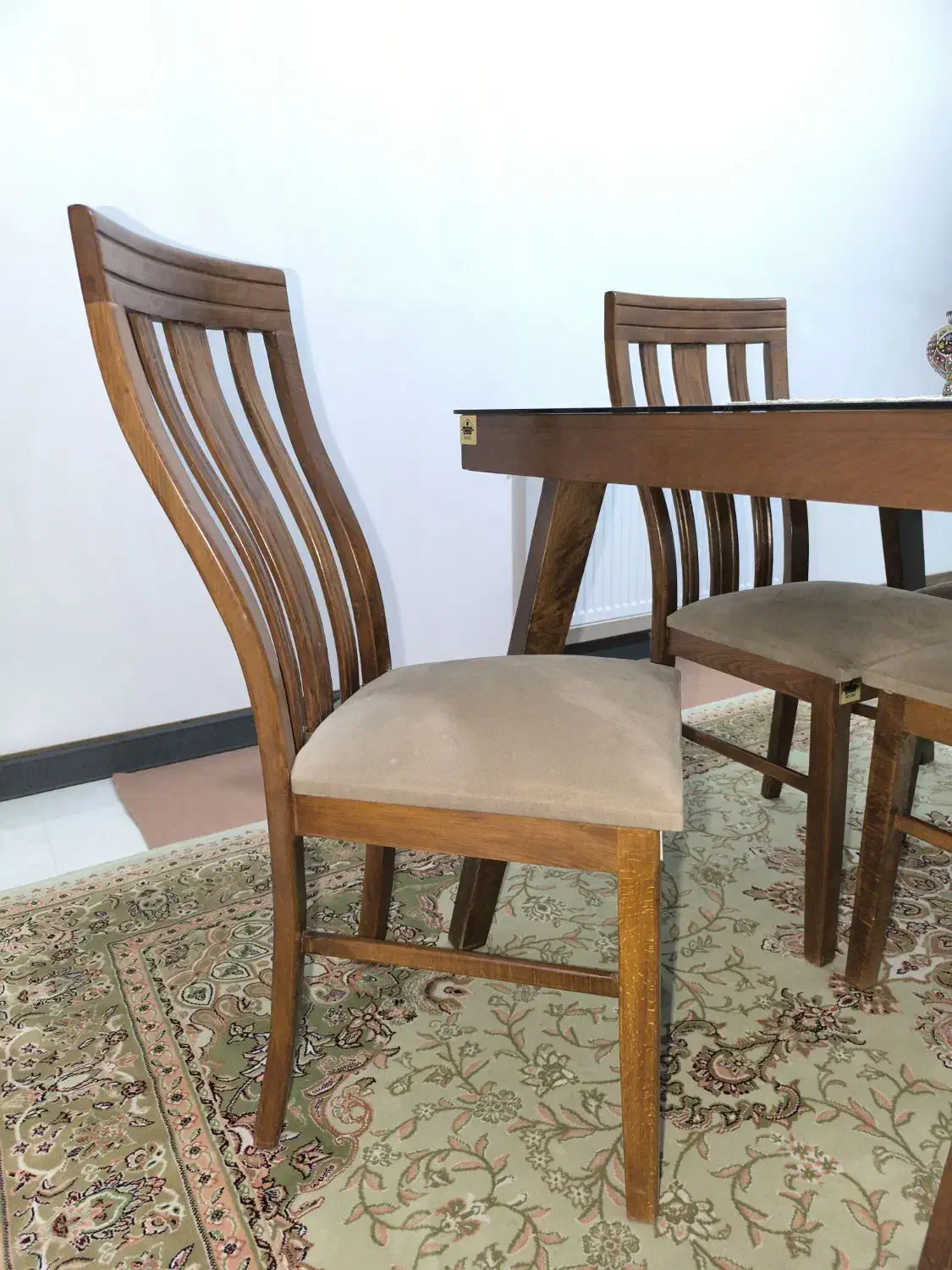 میز غذاخوری ۴ نفره چوبی|میز و صندلی غذاخوری|مشکین‌دشت, |دیوار