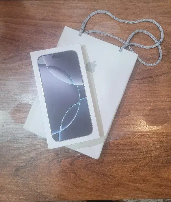 گوشی آیفون ۱۶ پروکس ۵۱۲ دو سیم|موبایل|قشم, |دیوار