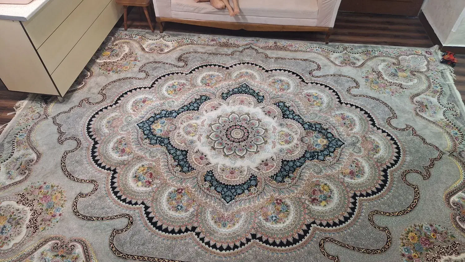 فرش ۱۲ متری|فرش|رشت, پیرکلاچای|دیوار