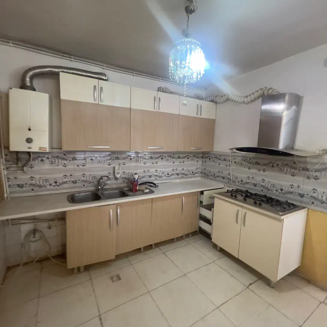 135 متر بالکن انباری ط دوم تخلیه نزدیک مترو بریانک|اجارهٔ آپارتمان|تهران, خرمشهر|دیوار