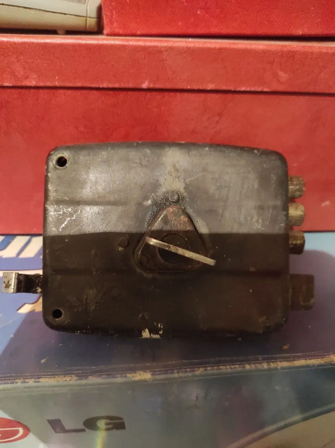 قفل عتیقه فروشی|کلکسیون اشیاء عتیقه|آبیک, |دیوار