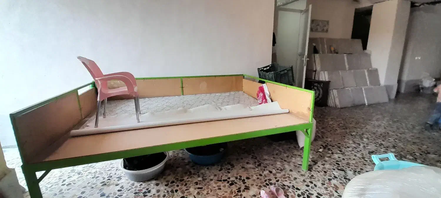 تخت نشیمن|مبلمان خانگی و میز عسلی|یاسوج, |دیوار