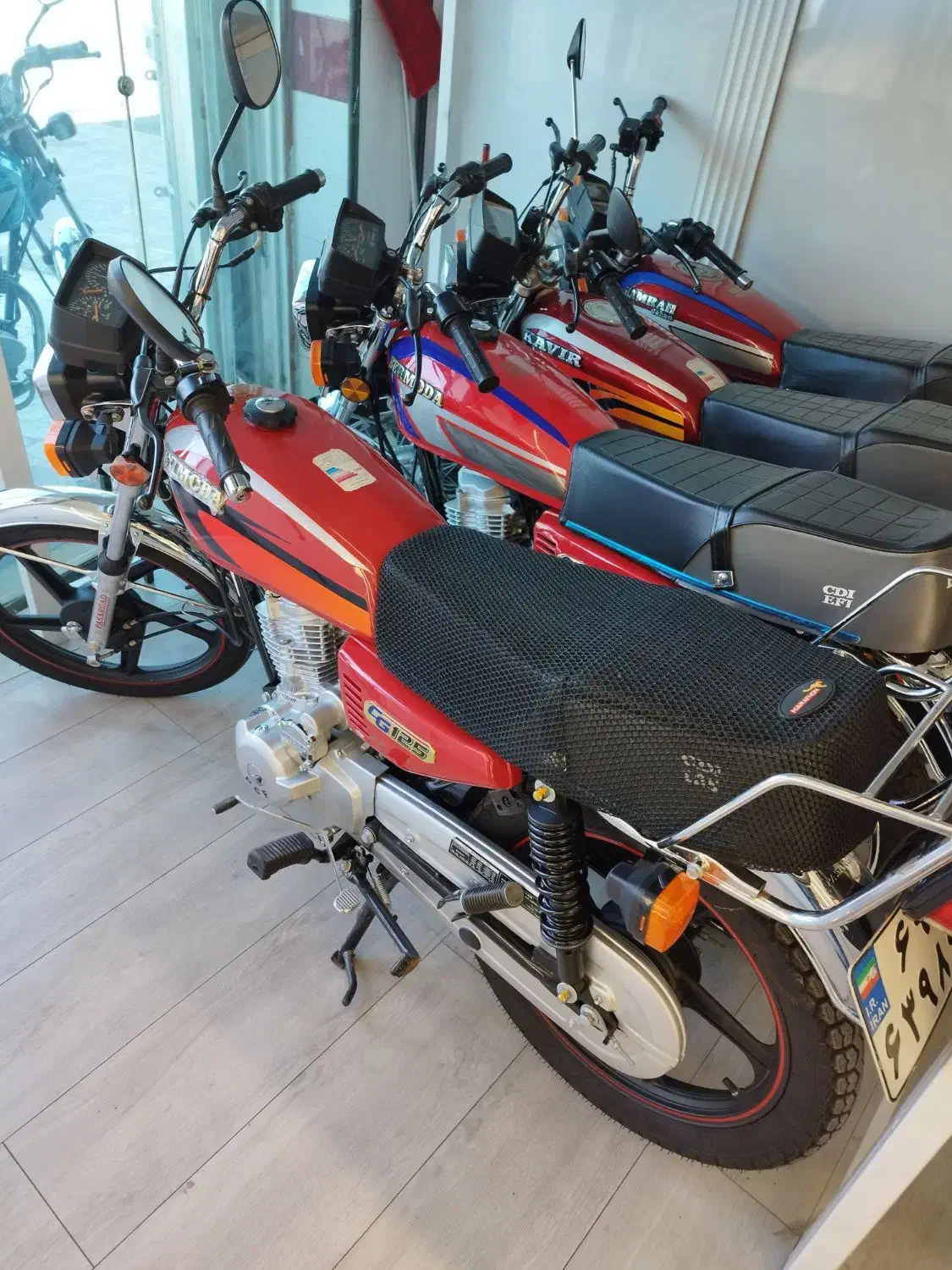 کلیک 150.هندا125ایروکس|موتورسیکلت|شیراز, شیشهگری|دیوار