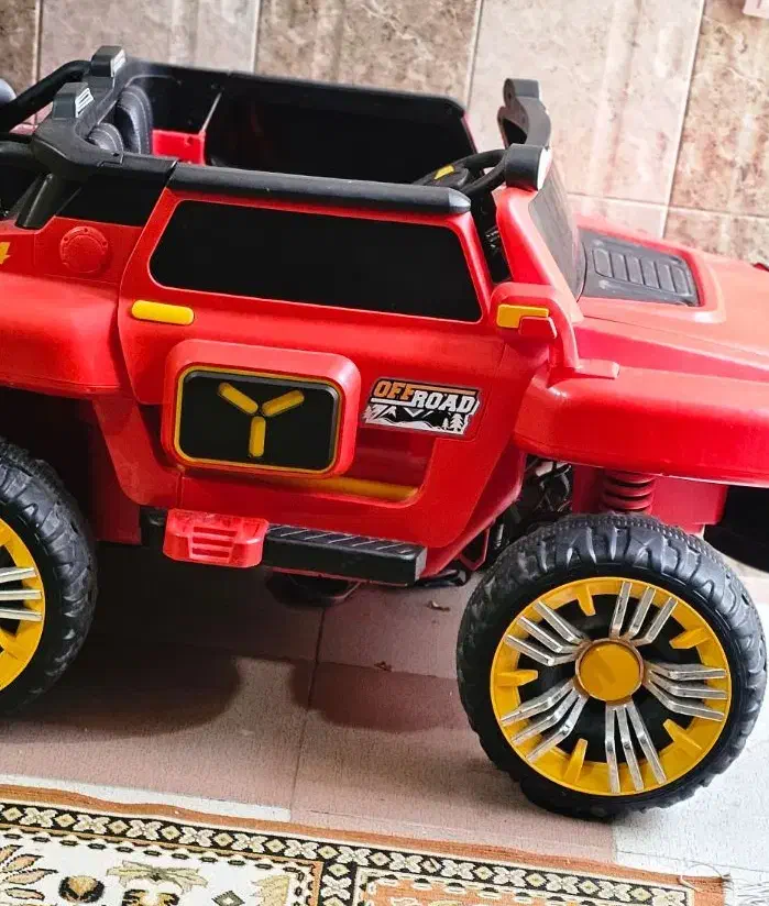 ماشین شارژی ماشین اسباب بازی|اسباب‌‌بازی|جهرم, |دیوار