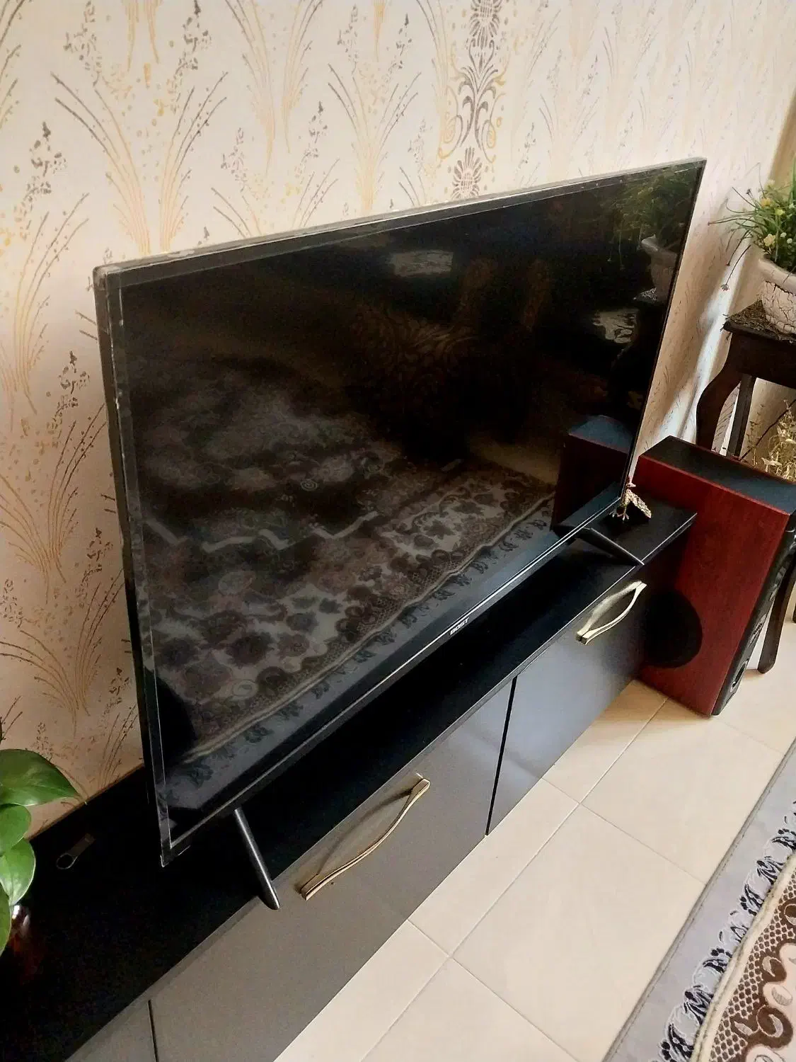 تلوزیون ۴۳ اینچ|تلویزیون و پروژکتور|گلبهار, شهر جدید گلبهار|دیوار