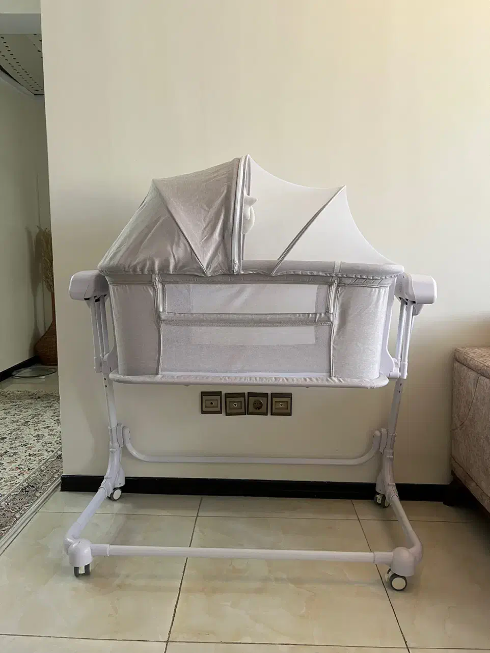 تخت کنار مادر برقی|تخت و صندلی بچه|اندیشه, اندیشه فاز ۴|دیوار