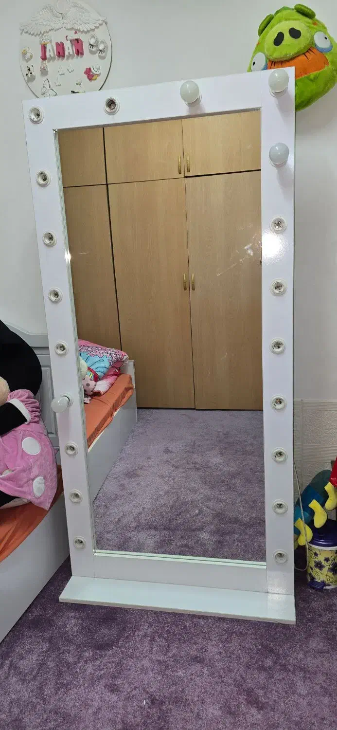 آینه|آرایشگاه و سالن‌های زیبایی|رشت, کوی امام رضا|دیوار