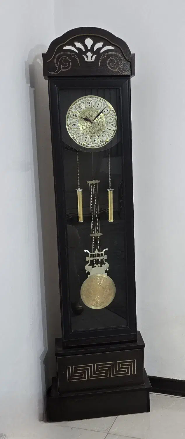 ساعت ایستاده سالم و نو|ساعت دیواری و تزئینی|صدرا-فارس, فاز ۱|دیوار