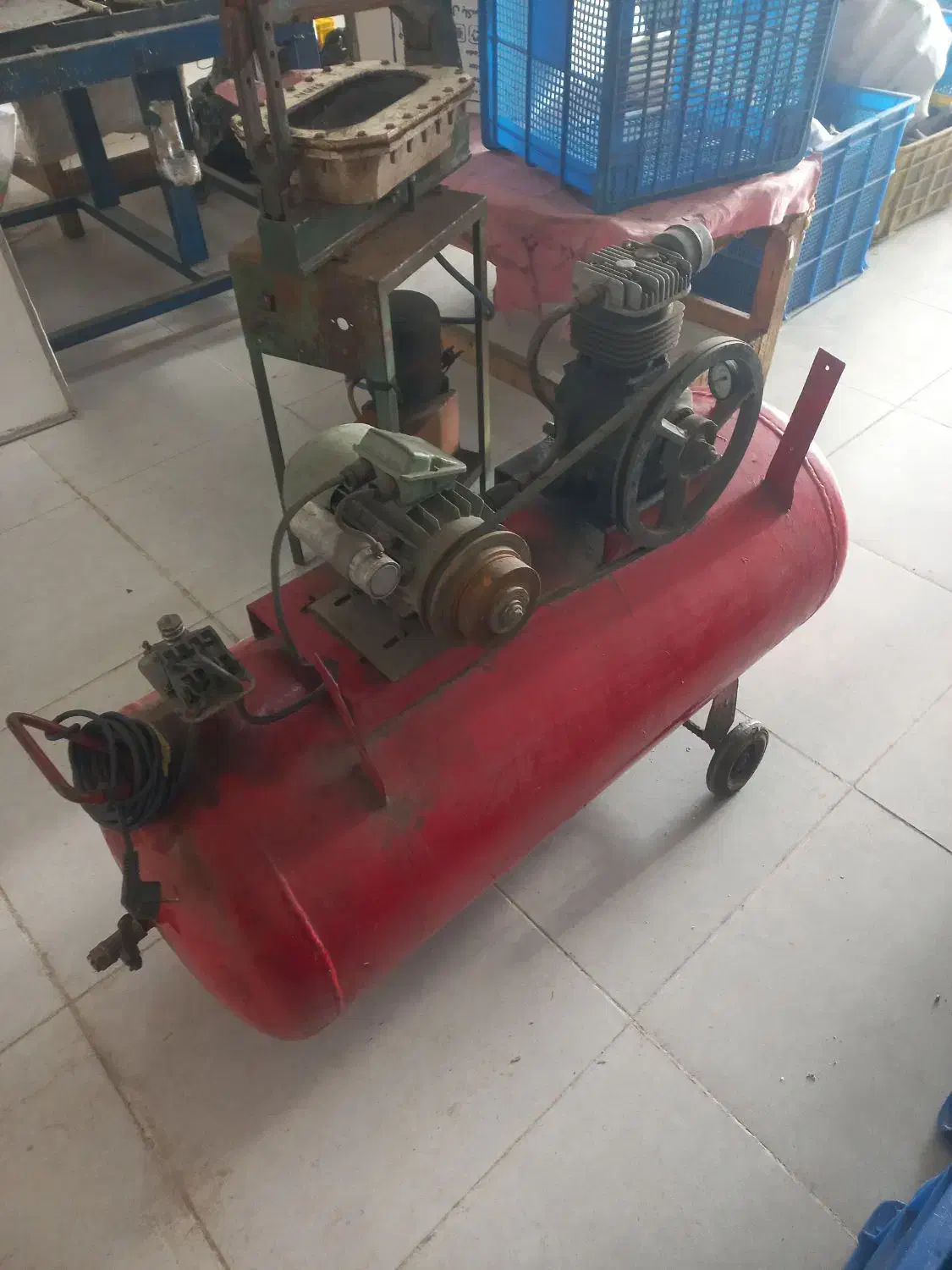 پمب باد کمپرسور ۳۵۰ لیتر|ماشین‌آلات صنعتی|باسمنج, |دیوار