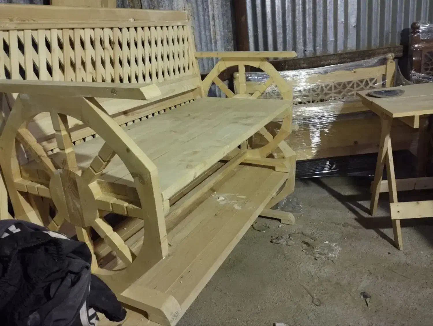 تولید تخت سنتی چوب روس|مبلمان خانگی و میز عسلی|اردبیل, |دیوار