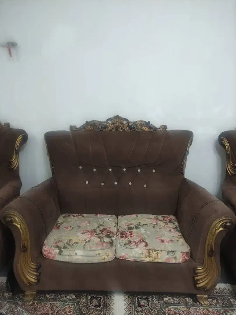 مبل هفت نفره|مبلمان خانگی و میز عسلی|لاهیجان, خالو باغ|دیوار