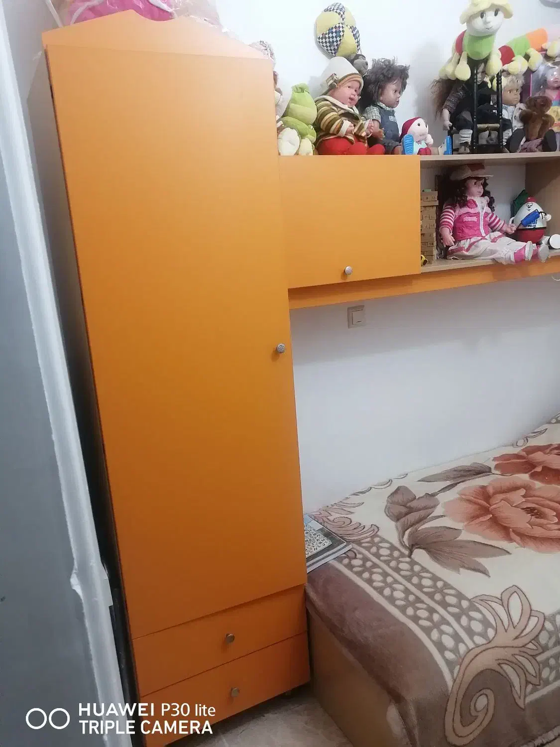 تخت و کمد لباس نوجوان|تخت و سرویس خواب|آذرشهر, |دیوار