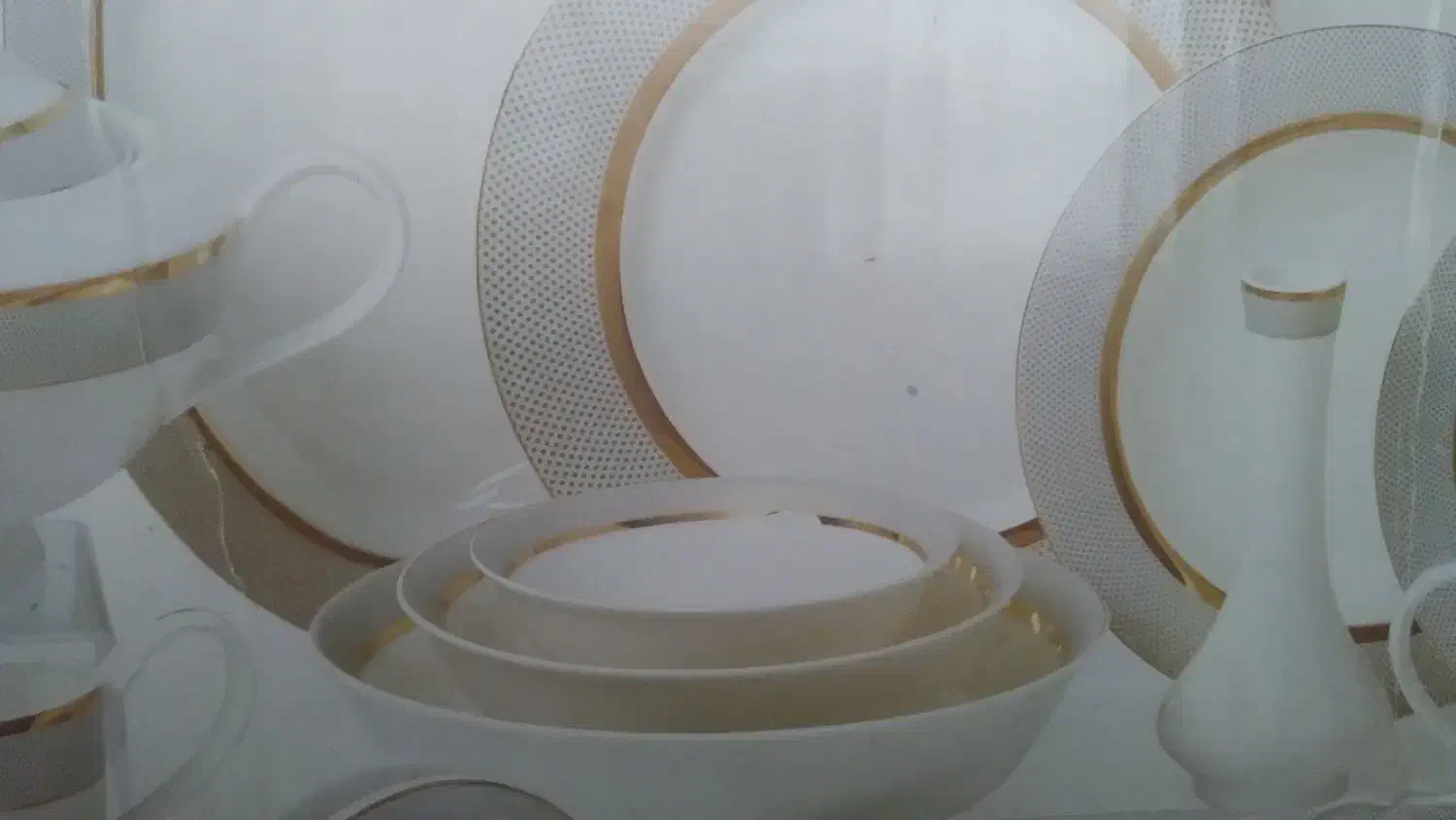 سرویس چینی کاملا نو عروس بن چاینا|ظروف سرو و پذیرایی|بندر انزلی, پردیس|دیوار