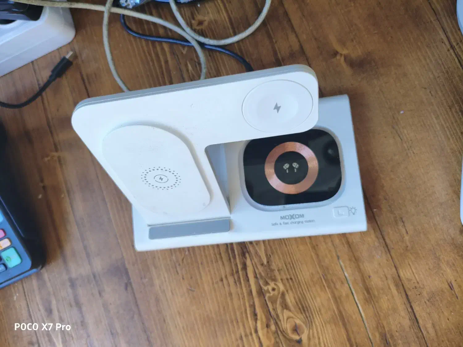 شارژر وایرلس و پایه نگهدارنده سه کاره موکسوم|لوازم جانبی موبایل و تبلت|بوکان, |دیوار