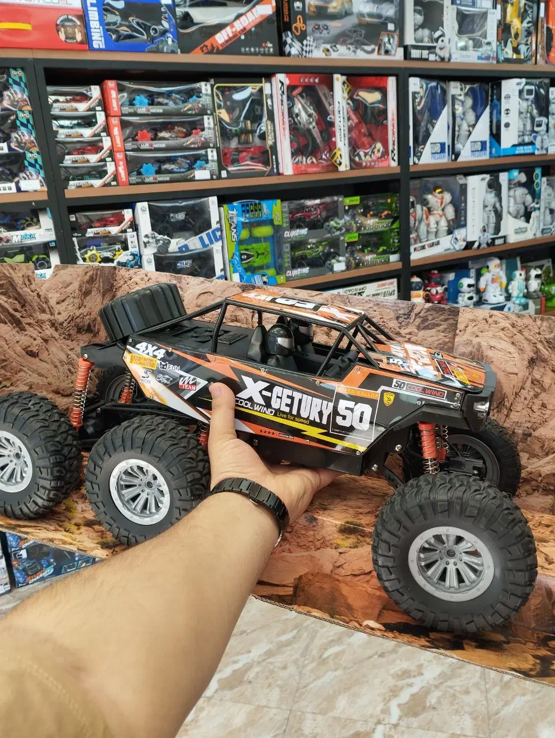 ماشین کنترلی قدرتی بزرگ 6چرخ|اسباببازی|تهران, آشتیانی|دیوار